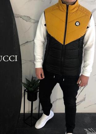 Жилеткa желтая moncler