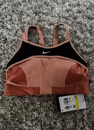 Спортивный топ nike1 фото