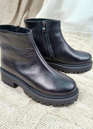 Женские зимние кожаные ботинки
