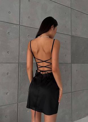 Женское мини платье с вырезом по спине черное на бретелях2 фото