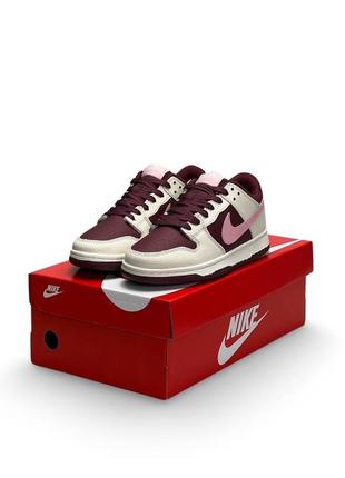 Женские кроссовки найк сб данк nike sb dunk low beige burgundy / низкие вставки бордо / демисезонные / модные стильные / весенние, летние, осенние/2 фото