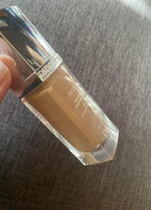 Christian dior diorskin nude skin-glowing makeup spf 15 крем тональный для лица с эффектом обнаженной кожи без коробки № 040. оригинал6 фото