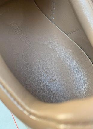 Alexander mcqueen patent beige лакированные кроссовки маквин бежевого цвета (36-40)10 фото