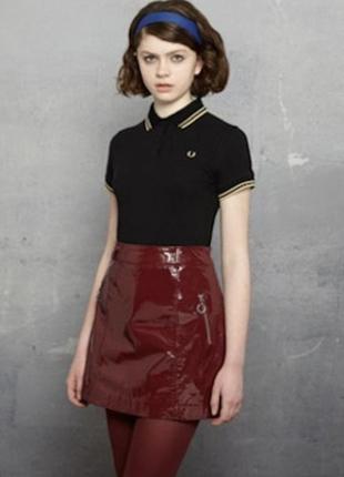 Fred perry richard nicholl лакована шкіра спідниця міні коротка юбка кожа бордо марсала