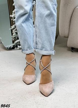 Стильные женские демисезонные туфли на кольца8 фото