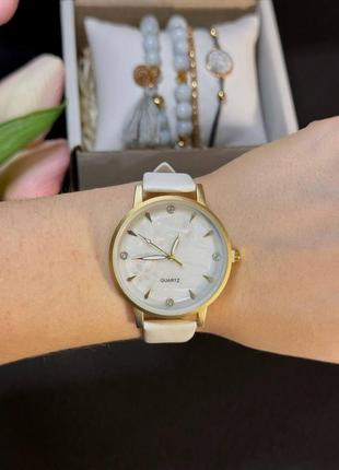 Стильний годинник жіночий наручний кварцовий колір білий у комплекті з регульованими браслетами 4 шт.5 фото