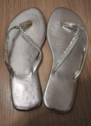 Шльопанці, р.38, срібні
