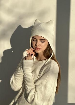 Комплект шапка с ушками и нарукавники кошка d.hats молочного цвета теплый