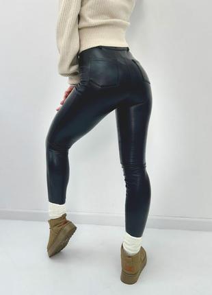 Женские теплые штаны брюки эко кожа кожаные на меху утепленные зима7 фото