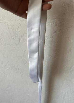 Белый тонкий галстук1 фото