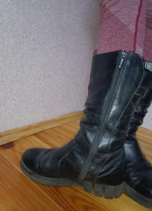 Шкіряні зимові чоботи чорного кольору недорого