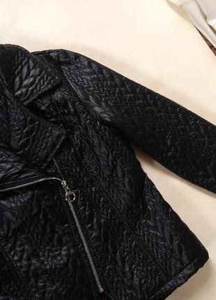 Стильная черная стеганая куртка косуха италия today, m размер.7 фото