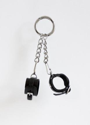Брелок наручники с пряжкой черный бдсм кожа