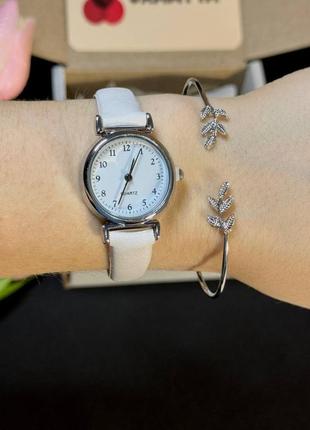 Стильний годинник жіночий наручний кварцовий колір білий у комплекті з браслетом у подарунковій коробці2 фото