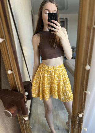 Желтая мини юбка - шорты5 фото
