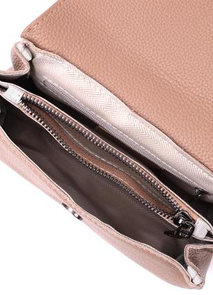 Компактна шкіряна жіноча сумка з трикутним клапаном vintage 22256 бежева5 фото
