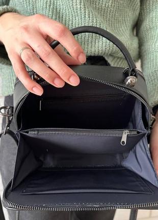 Черная женская стильная маленькая каркасная мини сумка5 фото