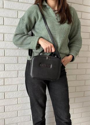 Черная женская стильная маленькая каркасная мини сумка4 фото