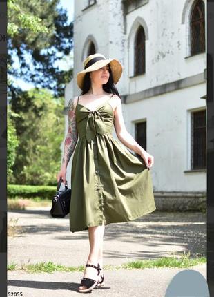 Стильное платье сарафан миди по колено на пуговицах брителях хаки