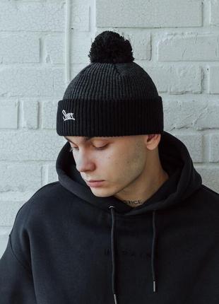 Черно-серая зимняя шапка staff black & graphite logo pompon