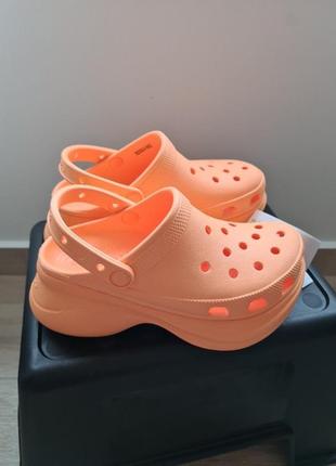 Кроксы классик баэ клог оранжевые crocs classic clog bae orange