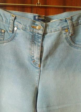 Женские джинсы - клеш.3 фото