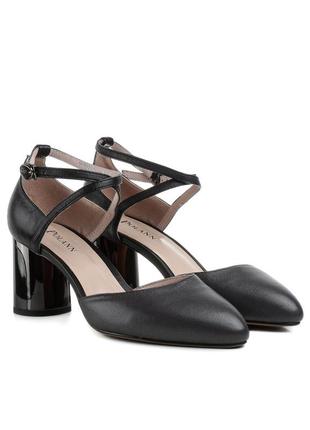 Туфли женские кожаные черные на удобном каблуке 1370т