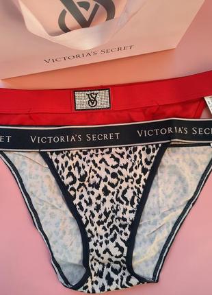 Оригинальные трусики виктория сикрет с логотипом танга victoria’s secret1 фото