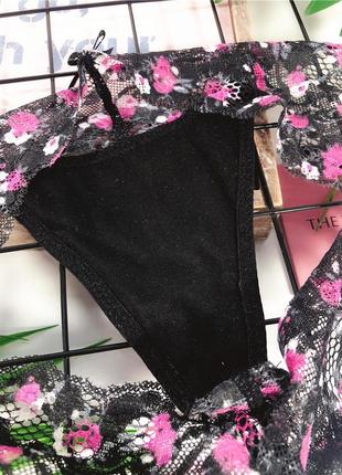 Мереживні трусики-стрінги b intimates чорні з квітковим принтом xl5 фото