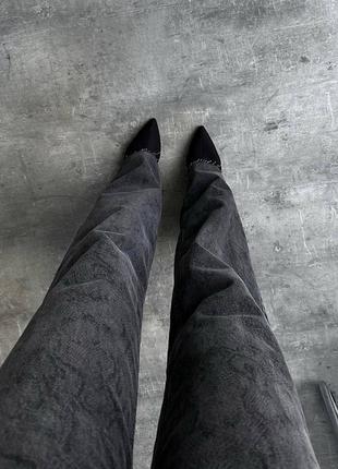 Женские джинсы в сером цвете7 фото