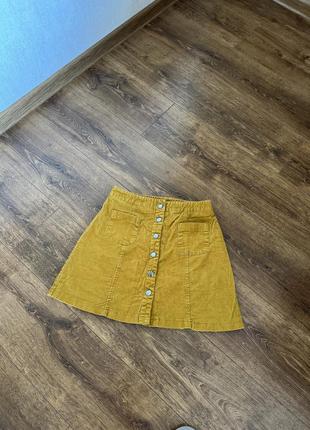 Вельветовая стильная горчичная юбка на пуговицах4 фото