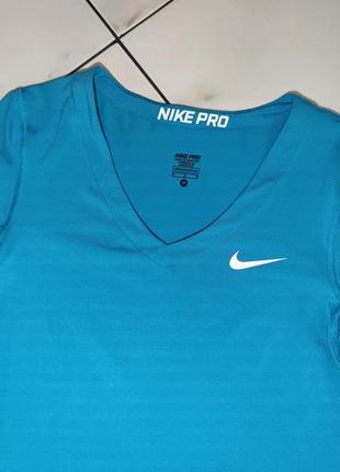 Женская спортивная футболка nike pro v-neck m (46-48) 
herrer2 фото