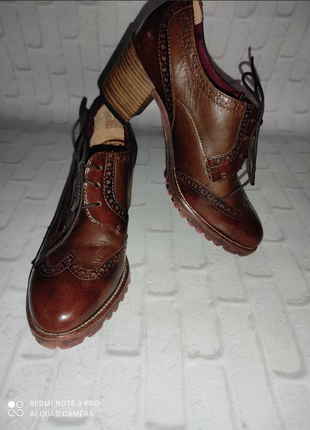 Туфлі-шкіра