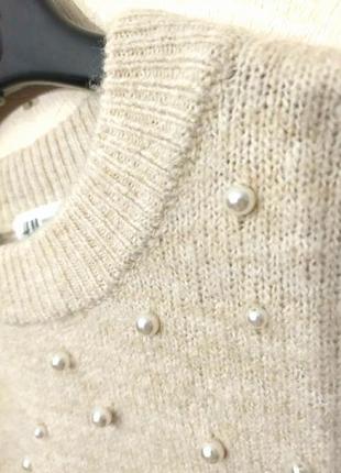 Бежевый свитер с жемчугом джемпер h&m вязанная кофта4 фото