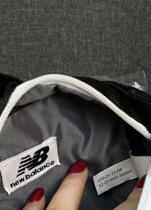 Оригинальная сумка кросс-боди мессенджер new balance shoulder bag with logo in black2 фото