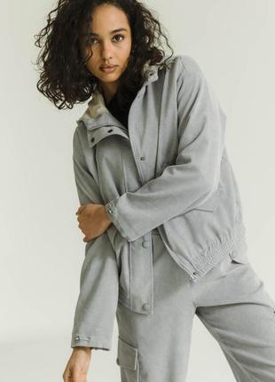 Серая вельветовая куртка