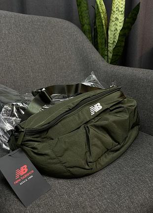 Оригинальная поясная сумка бананка new balance logo bumbag in green