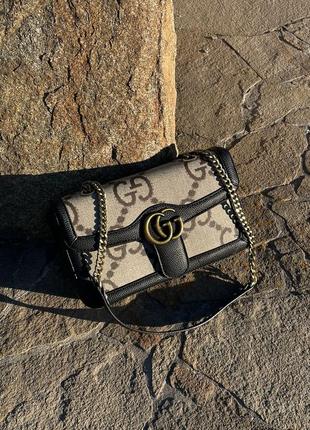 Стильная качественная бежевая женская сумка gucci фирменная женская сумка брендированная сумка с цепочкой6 фото