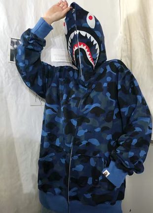 Классная кофта bape