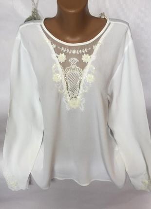 Нежная красивая блуза