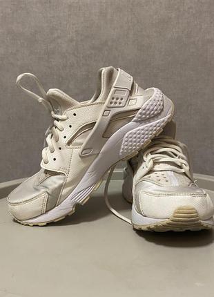 Nike air huarache белые