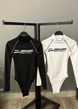 Базовый боди со стойкой под горло, боди с длинным рукавом из микродайвинга белый