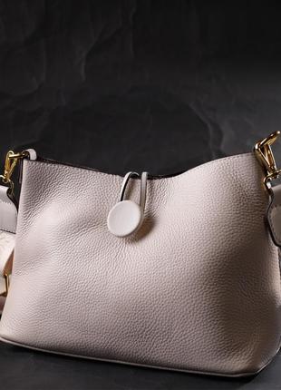 Кожаная женская сумка с оригинальной застежкой пуговкой vintage 22321 белая8 фото
