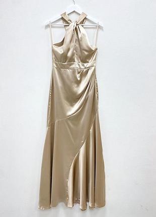 Атласное платье макси с высоким воротом