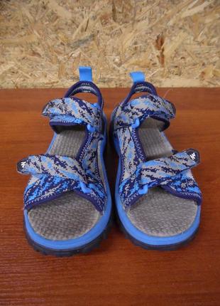 Босоніжки quechua