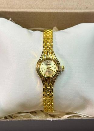 Стильные часы женские наручные кварцевые цвет золотистый  в подарочной коробке2 фото