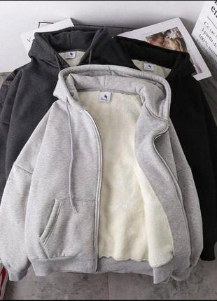 Сопхуди на меху кофта кенгуру свободного кроя с капюшоном стильная спортивная теплая на флисе базовая черная серая5 фото