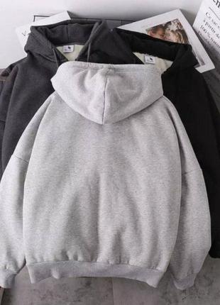 Сопхуди на меху кофта кенгуру свободного кроя с капюшоном стильная спортивная теплая на флисе базовая черная серая3 фото