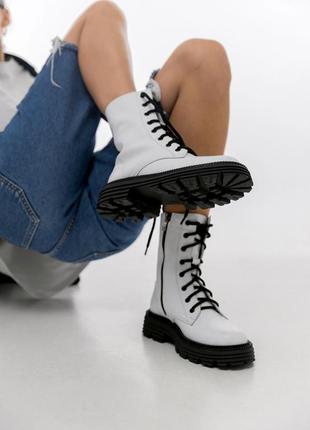 Жіночі демісезонні черевики на шнуровці білі2 фото