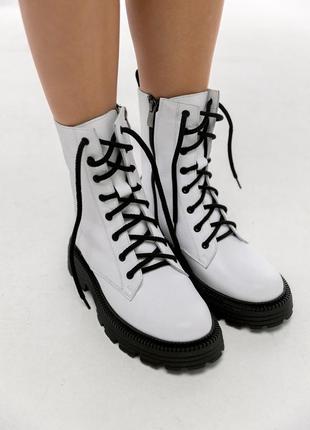 Жіночі демісезонні черевики на шнуровці білі3 фото